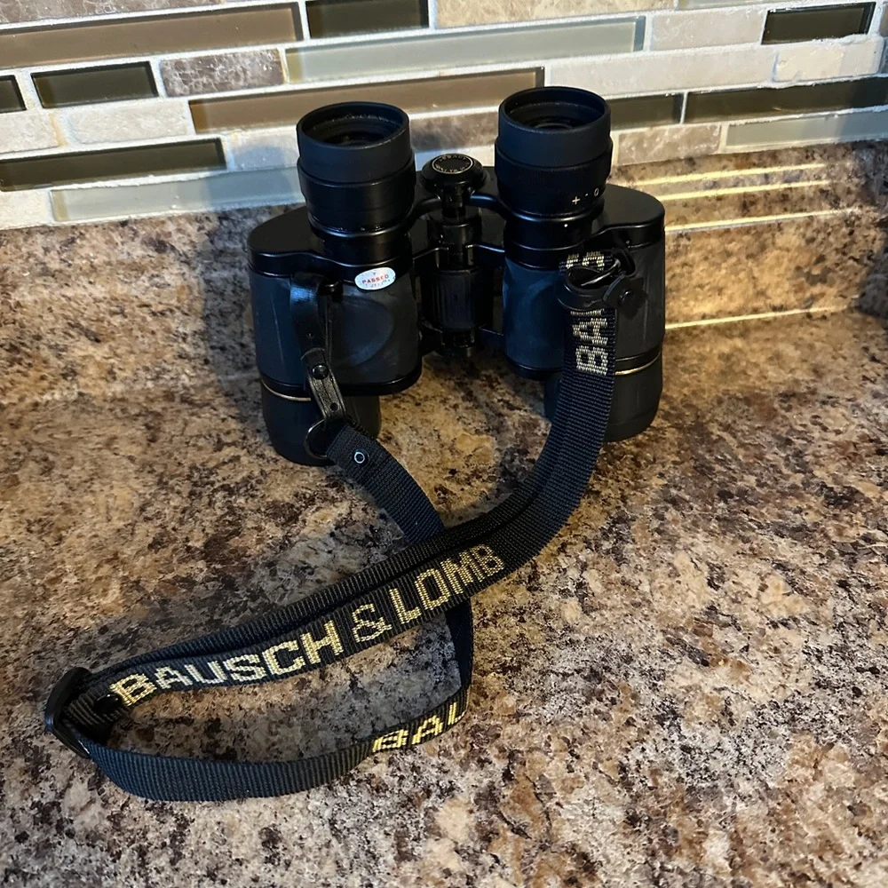 BAUSCH & LOMB - Rare - Legacy 8 X 40 FIELD BINOCULARS WITH STRAP
